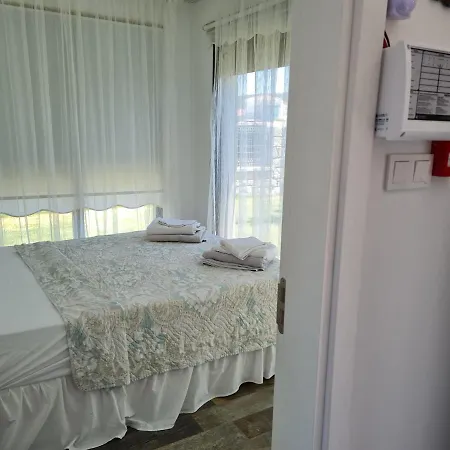 Hotel De-lale 2*